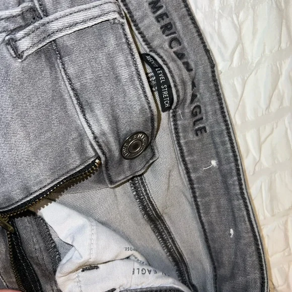 American Eagle Outfitters Gray Distressed Skinny Jeans- Strecth - Picture 4 of 4
